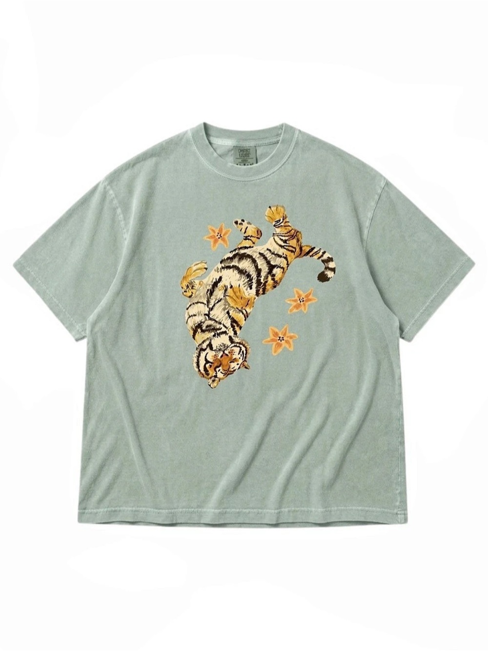 Comfort Colors Tiger Graphic Short Sleeve Tee in Bay